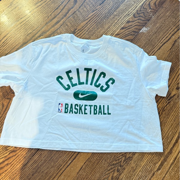 Nike Tops - Nike Celtics Loose Fit Tee